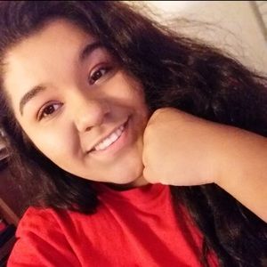 Meet your Posher, Julisa